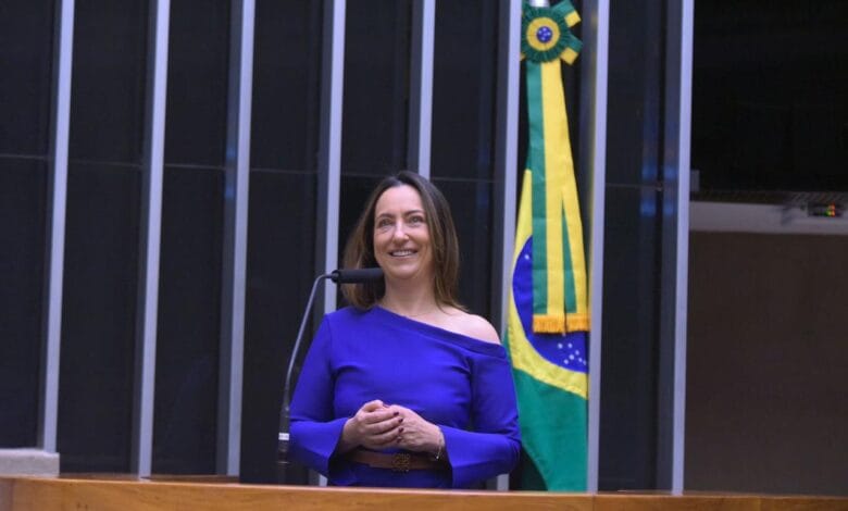 Rosangela Moro propõe transparência sobre atuação de Janja