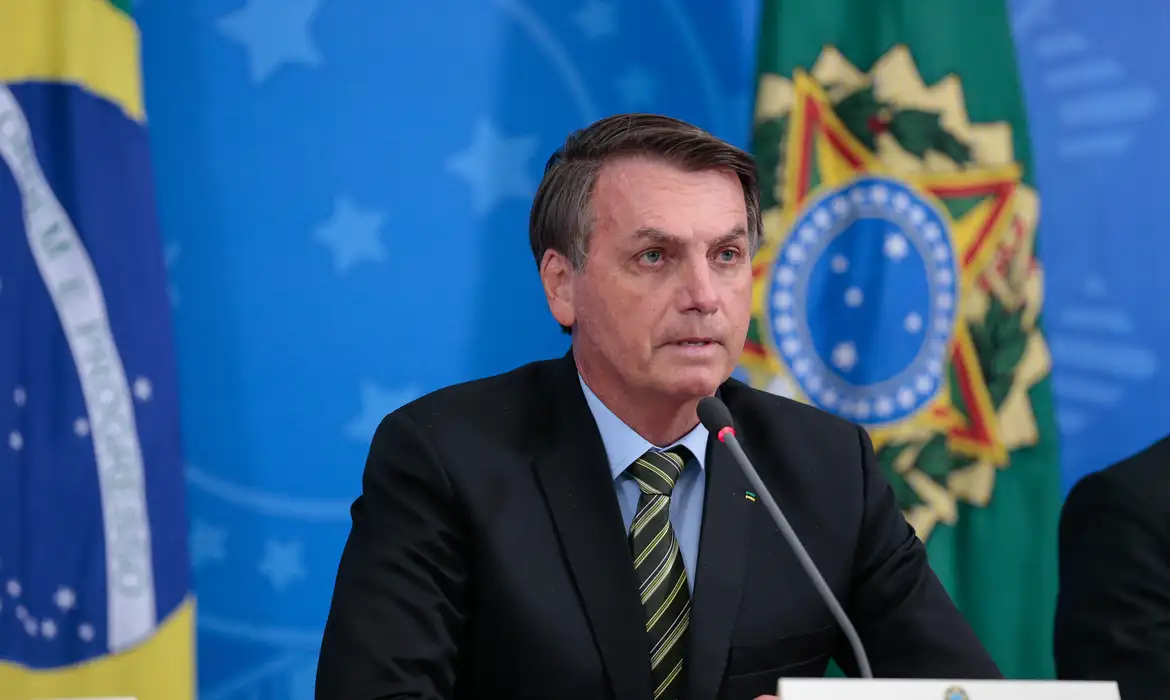 Bolsonaro enfrenta perseguição política e diz estar preparado para a prisão