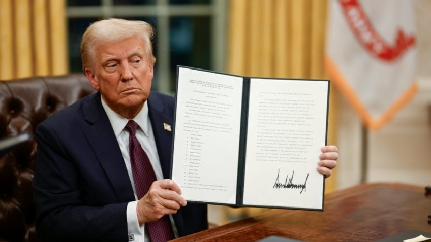 Conheça os 26 decretos assinados por Trump no início do mandato