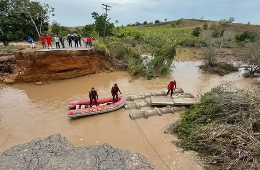 Tragédia em Sergipe: Rodovia cede e deixa três mortos