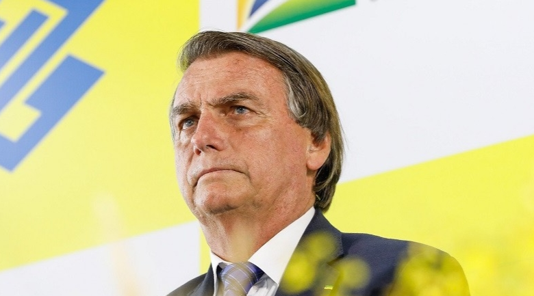 Bolsonaro recebe título de cidadão e reafirma prestígio popular