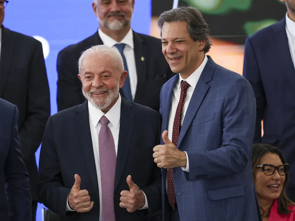 Mercado reage à crise e já antecipa fim do governo Lula