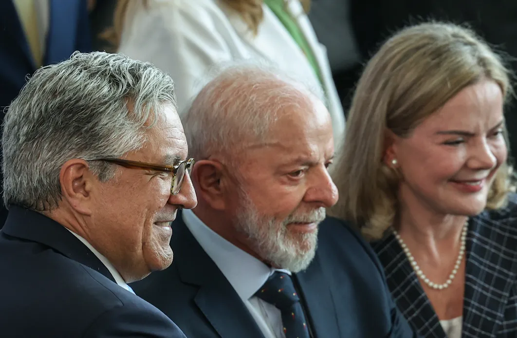 Lula já abandonou o governo e só pensa em 2026