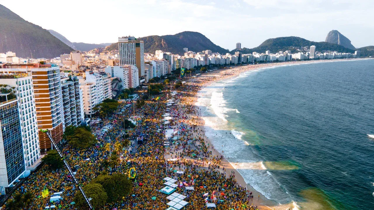 1 milhão em Copacabana: o Brasil reage à escalada autoritária