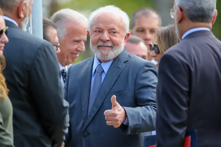 CGU e PF investigam o Pé-de-Meia após rombo bilionário no INSS