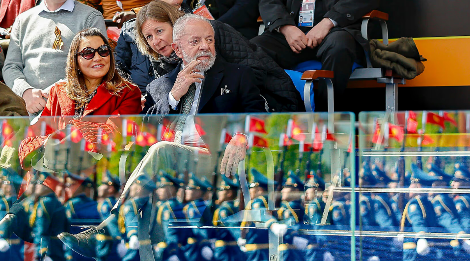 Lula critica gastos com defesa enquanto se aproxima de fabricante de armas chinesa