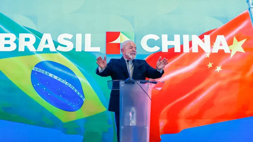 Lula despreza os EUA e adota discurso alinhado à China