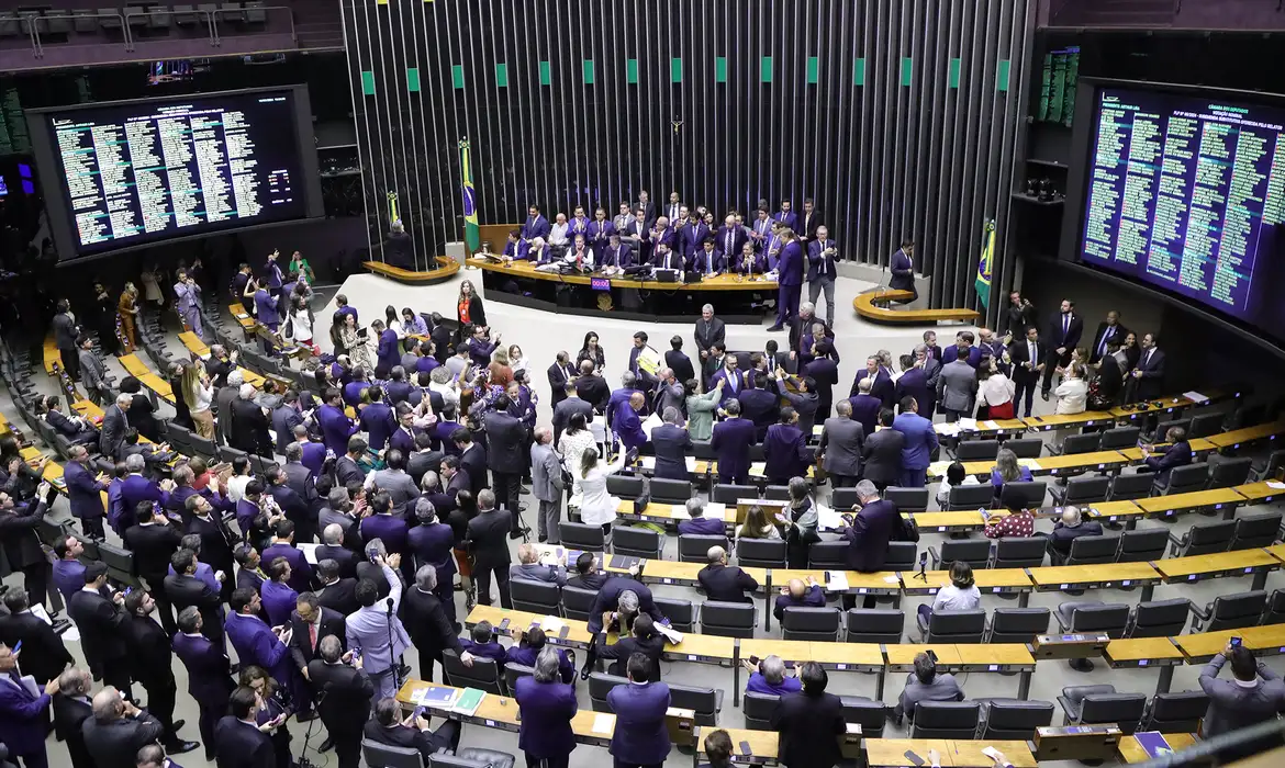 Escândalo no INSS expõe fragilidade do governo Lula e articulação para abafar CPI