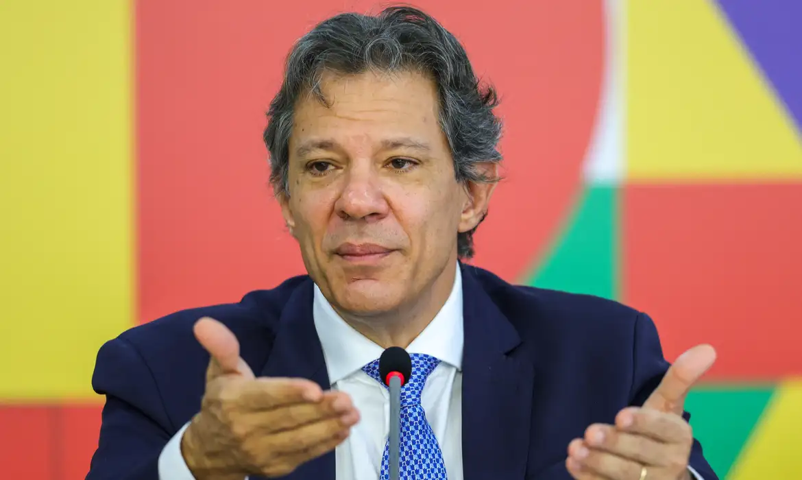 Congresso dá prazo para Haddad rever aumento do IOF