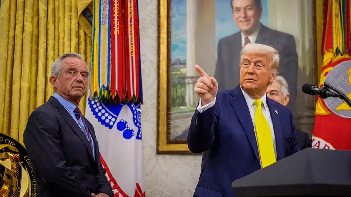 Trump desafia a Big Pharma e garante corte histórico no preço dos remédios