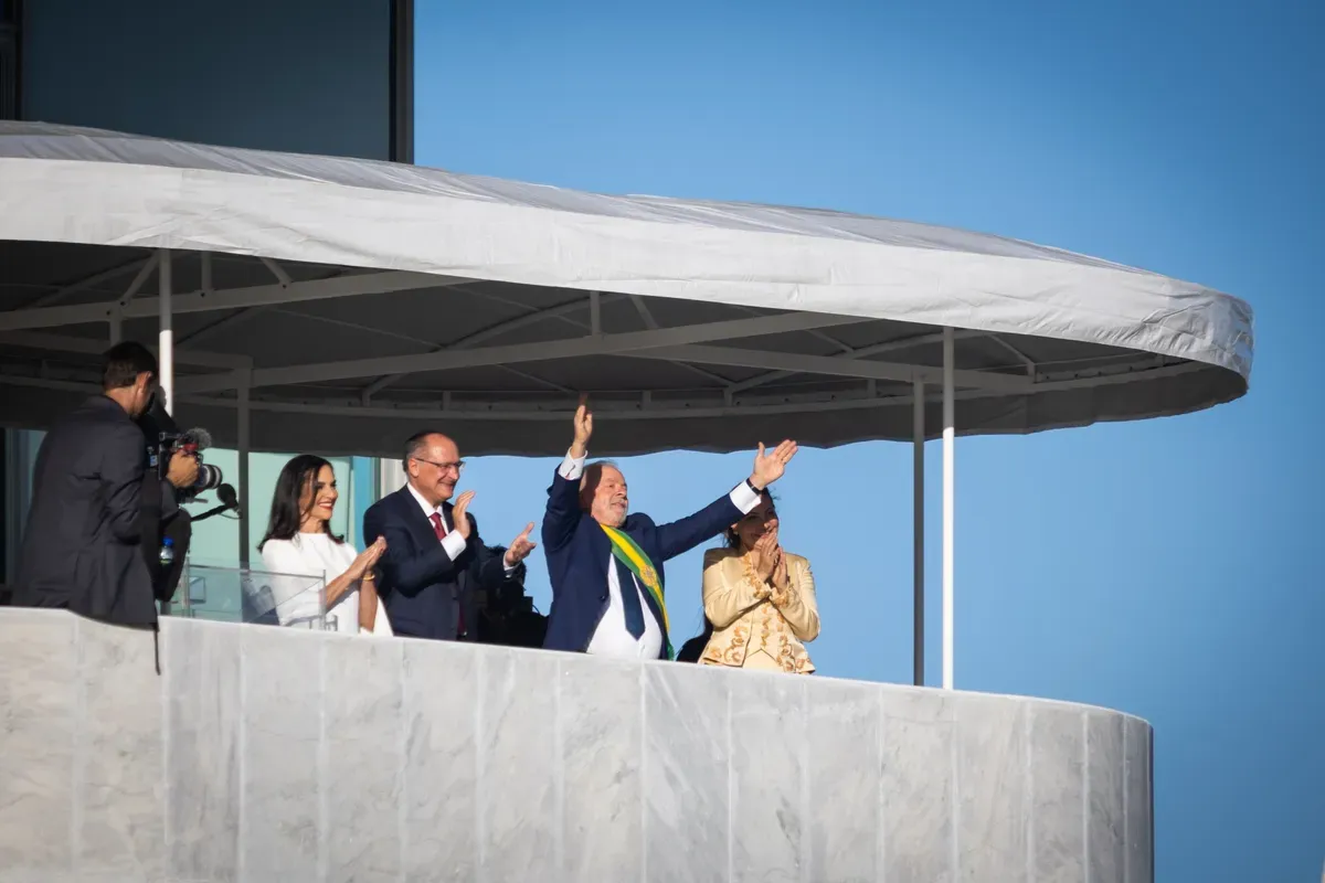 Antes o ‘político mais popular do mundo’, Lula perde rumo