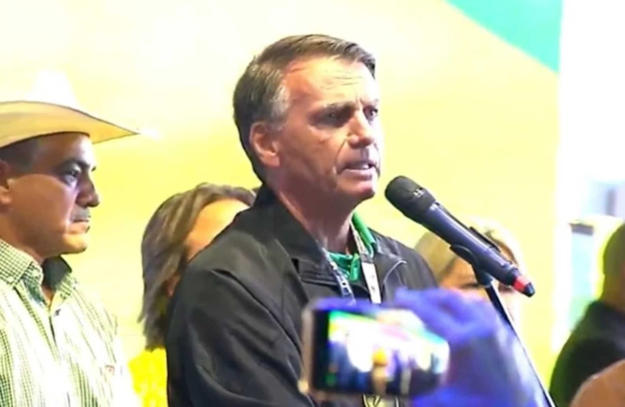 Bolsonaro reafirma posição diante de processos judiciais e destaca apoio financeiro