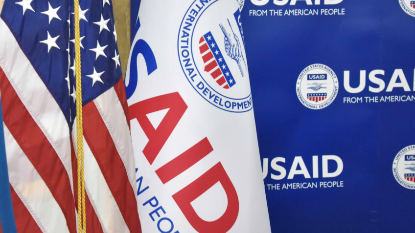 Trump extingue USaid no exterior e transfere programas para o Departamento de Estado