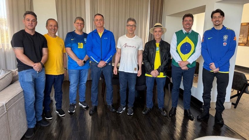 Tarcísio se reúne com Bolsonaro antes de ato na Paulista