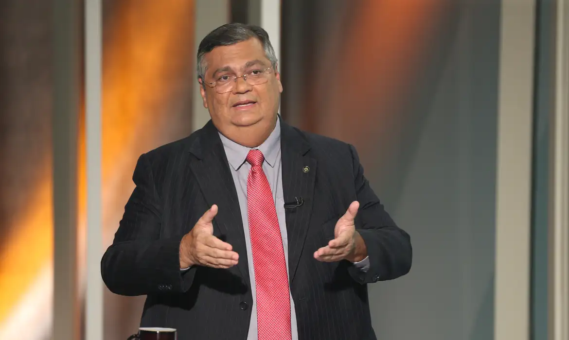 Flávio Dino defende responsabilização de plataformas e enfraquece Marco Civil