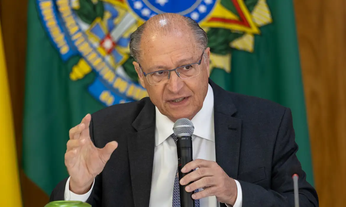 Alckmin diz que negociação sobre tarifaço “começa hoje”