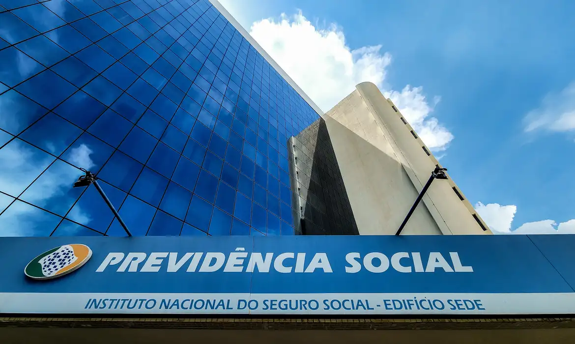 Fraude bilionária no INSS segue sem indiciamentos após quatro meses de investigação
