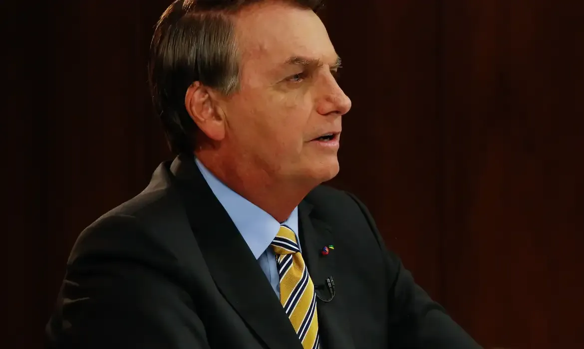 Bolsonaro rejeita rótulo de 'extrema-direita' e critica acusações políticas