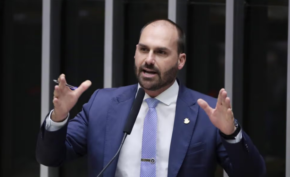 Eduardo rebate Lula e diz que petista só está livre graças a Moraes