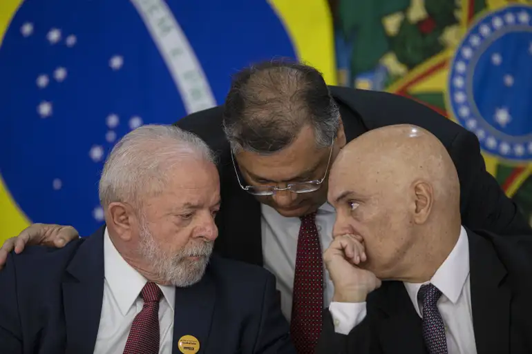 Decisão sobre IOF fica com Moraes após impasse entre Planalto e Congresso