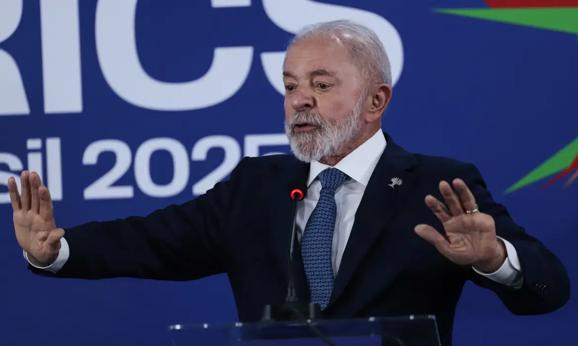 Lula ataca G7 e exalta Brics, mas ignora autoritarismo dos aliados