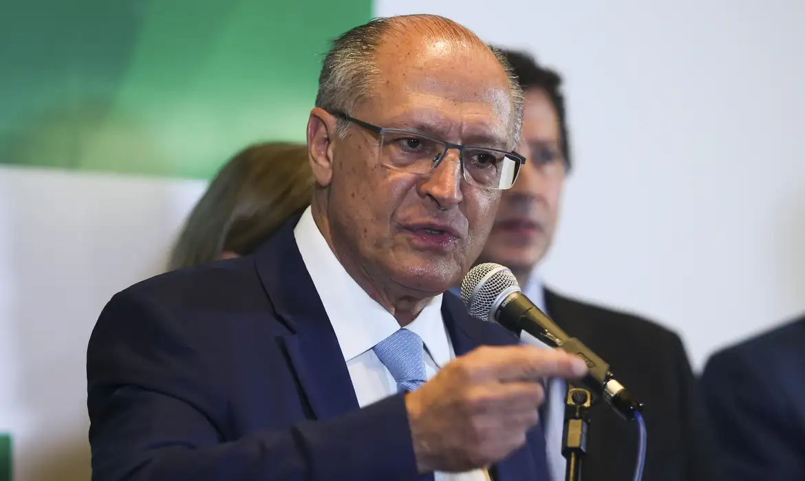 Brasil envia carta aos EUA e manifesta preocupação com tarifa de 50%