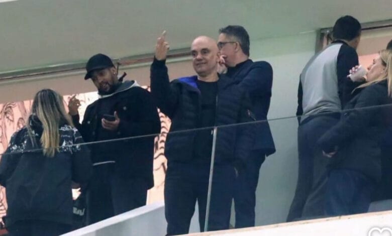 Gesto de Moraes após vaias em estádio gera repercussão