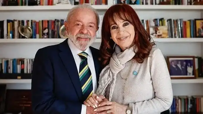 Mauro Vieira é convocado a explicar visita de Lula a Cristina Kirchner