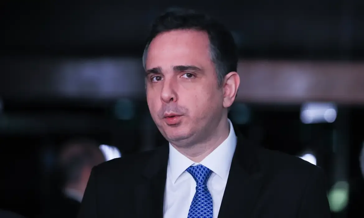 'Nunca abaixei a cabeça', diz Pacheco ao criticar aliados de Bolsonaro