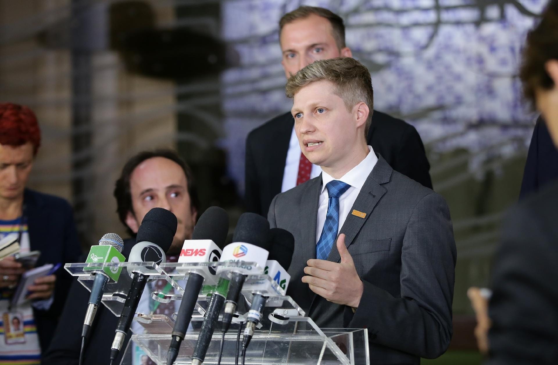 Van Hattem denuncia omissão de Moraes e reforça pedido para visitar presos do 8/1