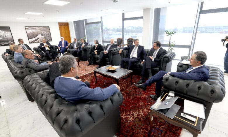 Prisão domiciliar de Bolsonaro expõe racha no STF