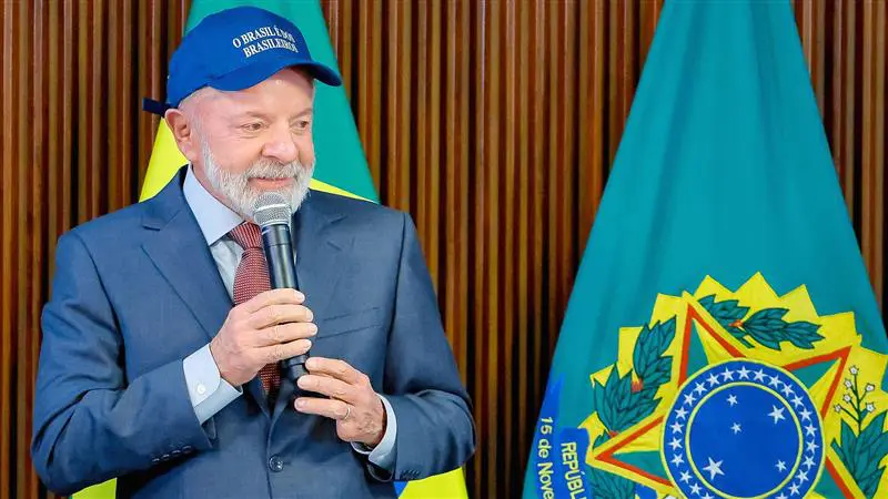 Brasil reage a tarifas americanas e tensiona relações comerciais