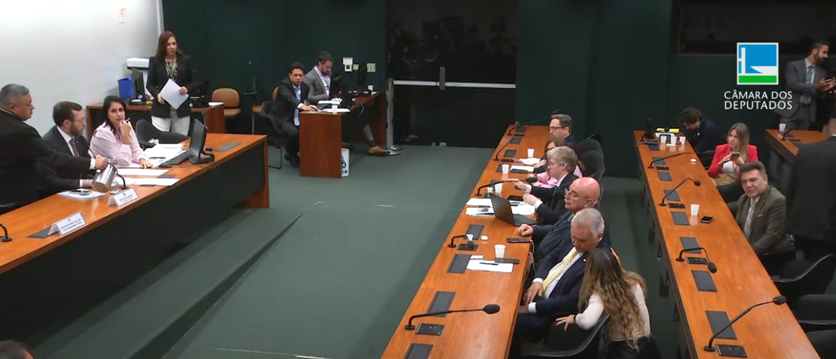 Suspeita de interferência dos EUA no Brasil vira pauta na Câmara