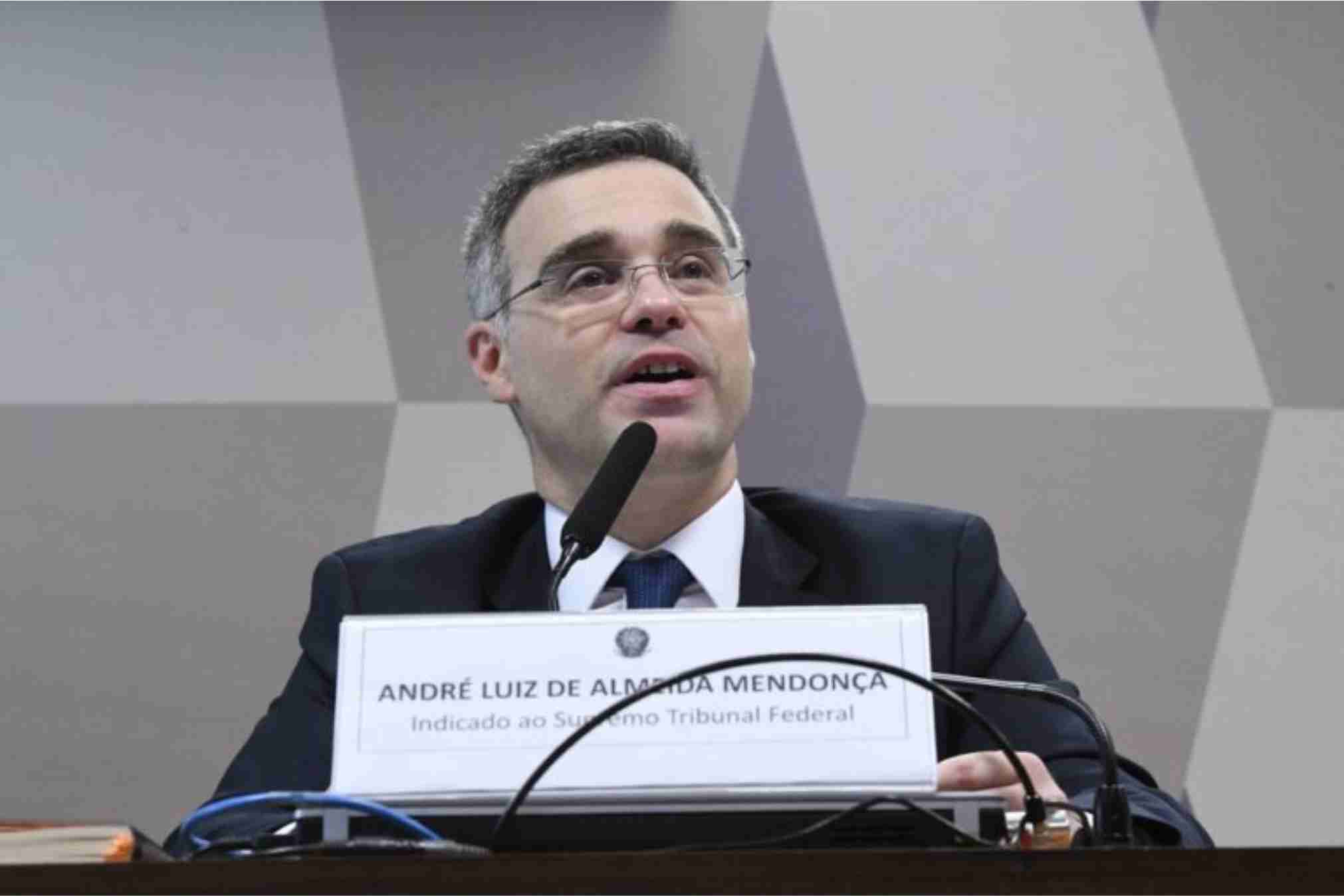 André Mendonça assume inquéritos do INSS no STF