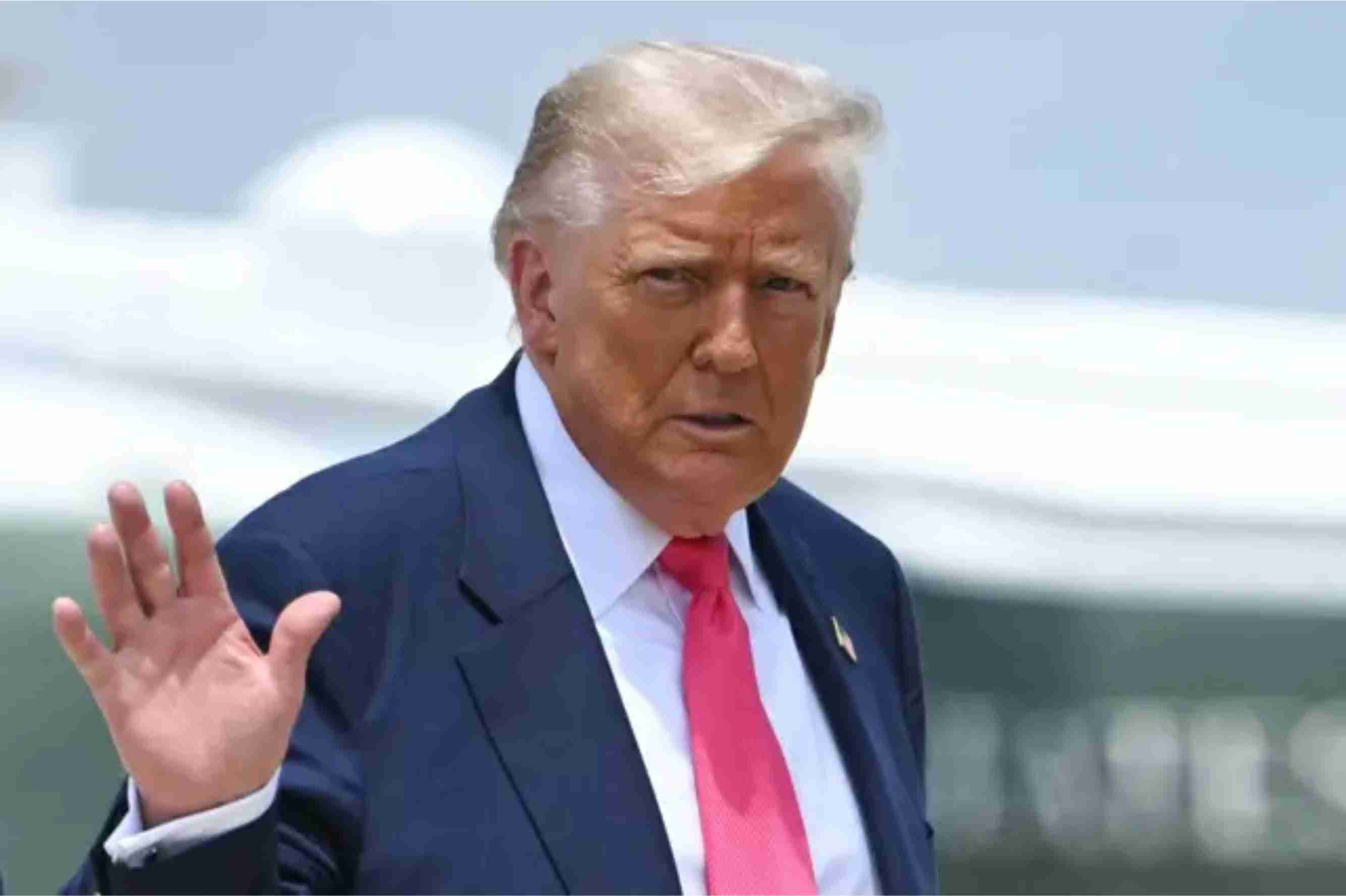 Trump é visto jogando golfe com neta em meio a rumores sobre sua saúde