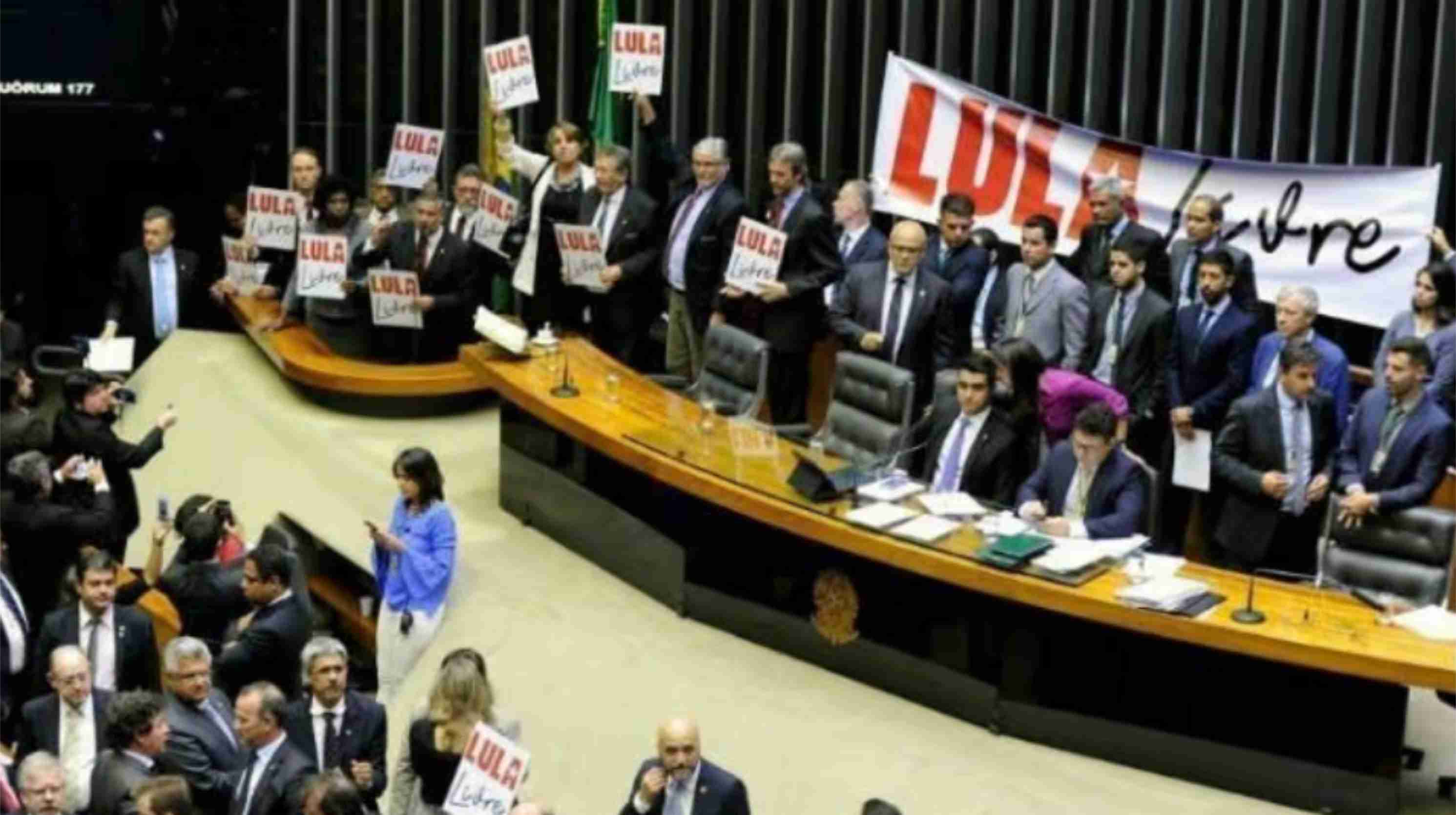 Esquerda fez obstrução em 2018 por Lula, mas hoje condena protestos da oposição