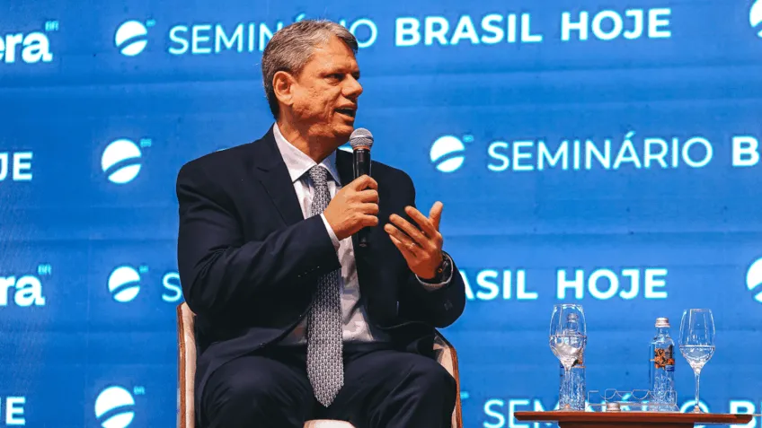 'Precisamos fazer 40 anos em 4', diz Tarcísio sobre futuro do Brasil