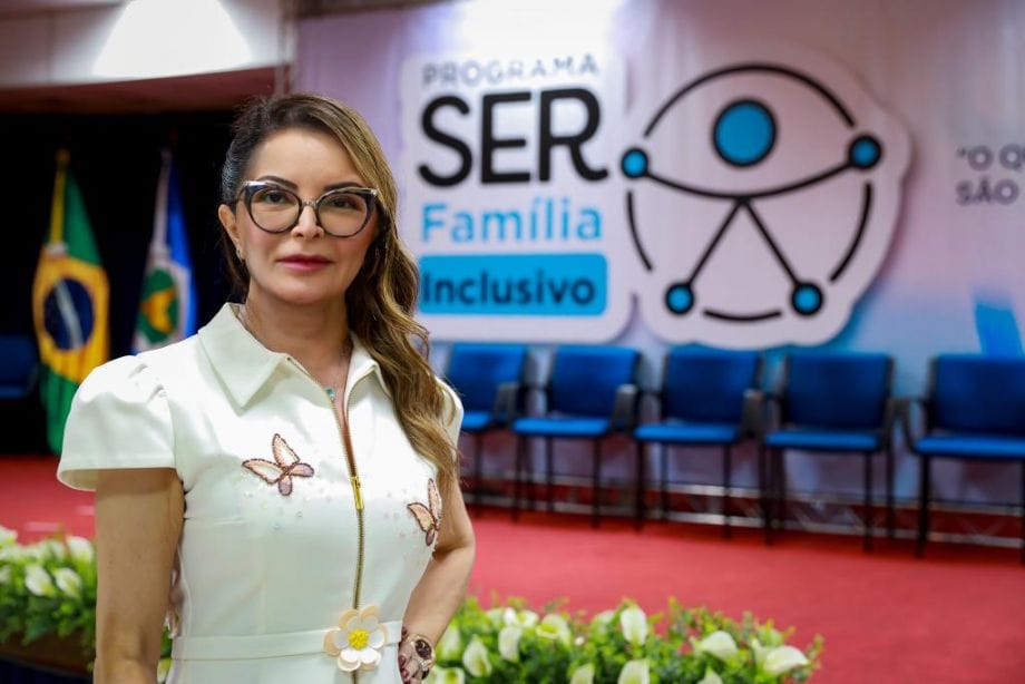 Primeira-dama reforça compromisso social em meio a críticas