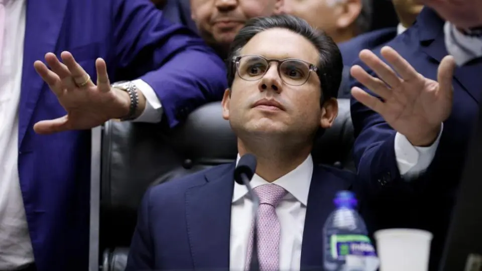 Oposição alerta para manobra de Motta que adia Anistia