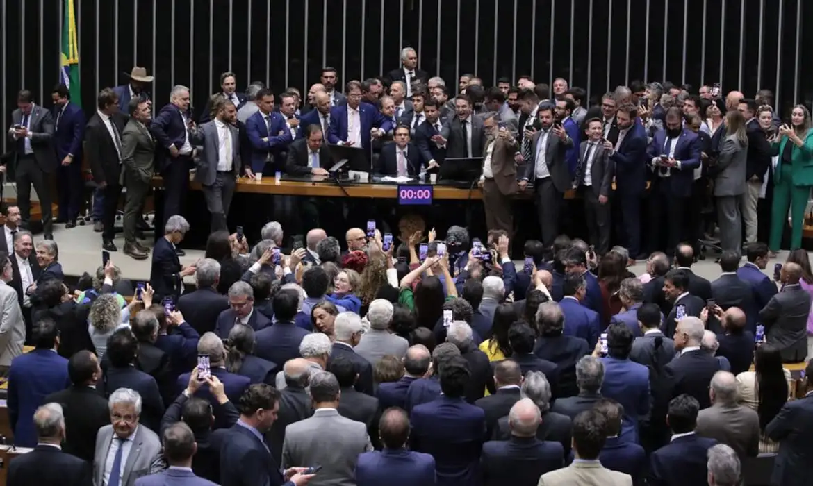 Motta ameaça punir oposição e nega acordo por anistia e fim do foro privilegiado