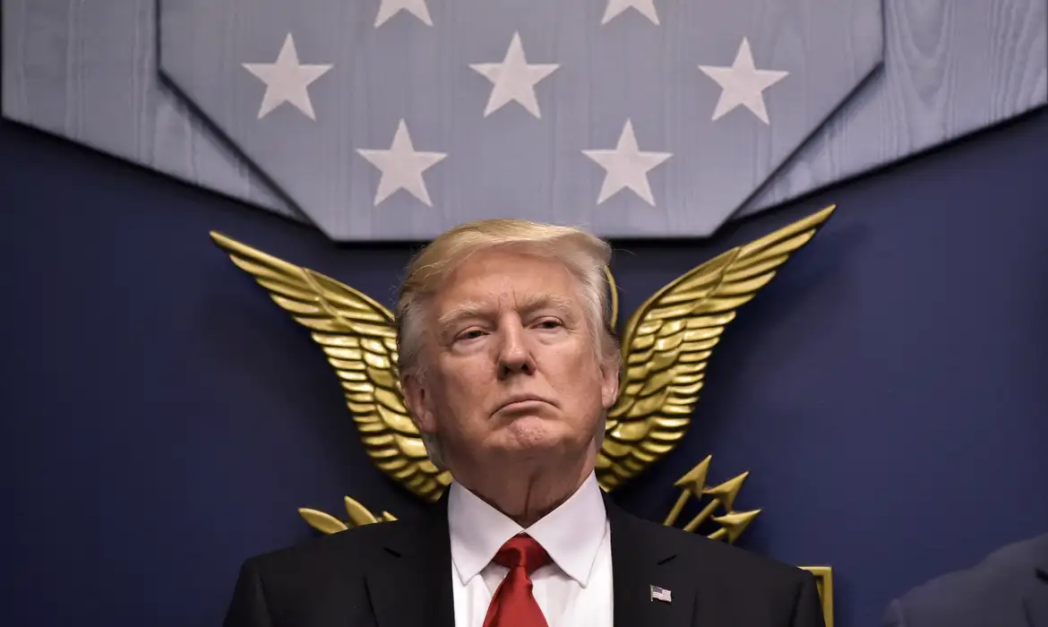Presidente Trump critica condenação de Bolsonaro pelo STF: 'Muito ruim para o Brasil'