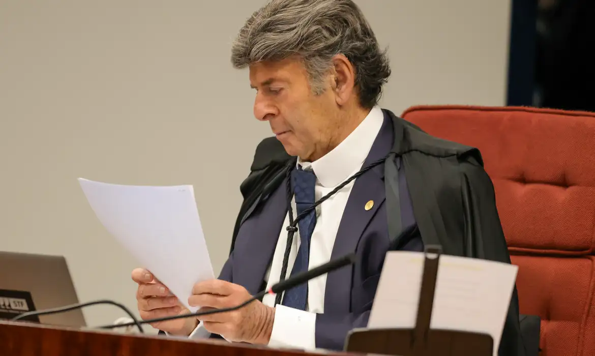 Fux critica 'tsunami de dados' e alerta para cerceamento de defesa