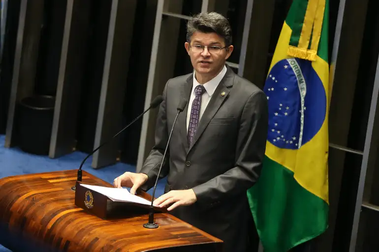 Medeiros rejeita 'PL da dosimetria' e cobra anistia total a Bolsonaro e manifestantes