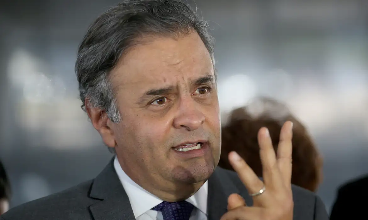 Aécio afirma que debate sobre penas é 'preço a pagar' e não altera situação de Bolsonaro