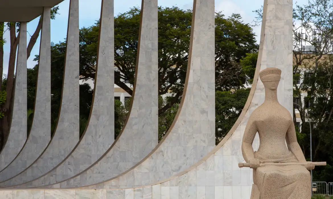 STF amplia julgamento de Bolsonaro e cancela plenária do dia 11