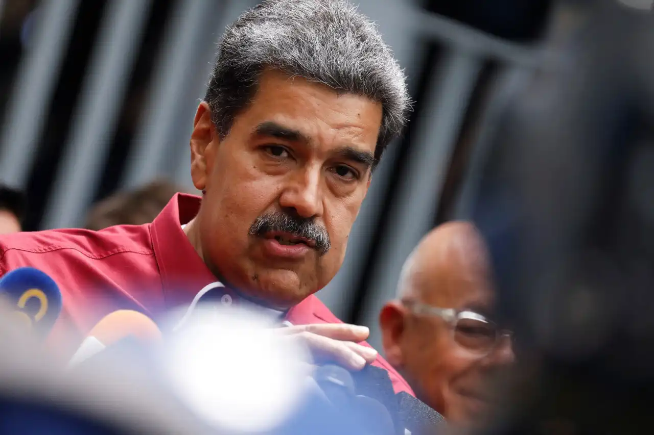 Chavismo estimula tensão e acusa EUA sem provas