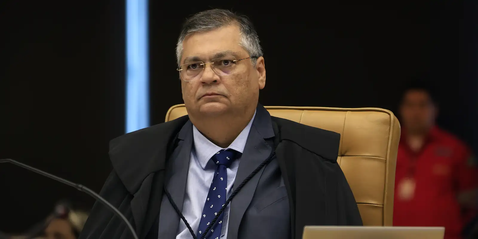 Dino quer penas mais duras para Bolsonaro e Braga Netto