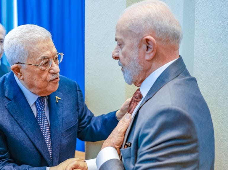 WSJ denuncia duplo discurso de Abbas sobre Hamas