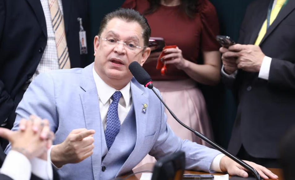 Projeto de Anistia libera Bolsonaro para eleições de 2026