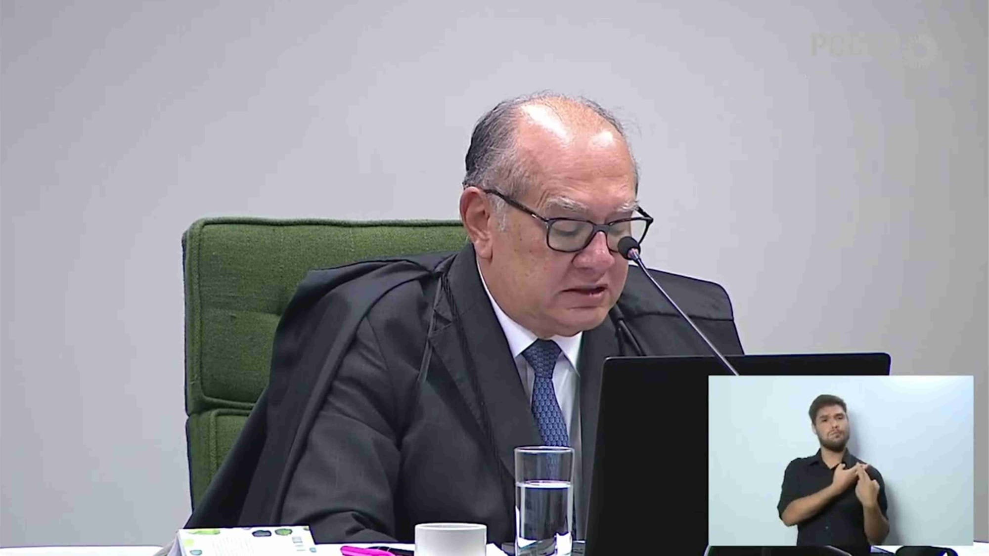 Gilmar exalta Moraes na despedida de Barroso